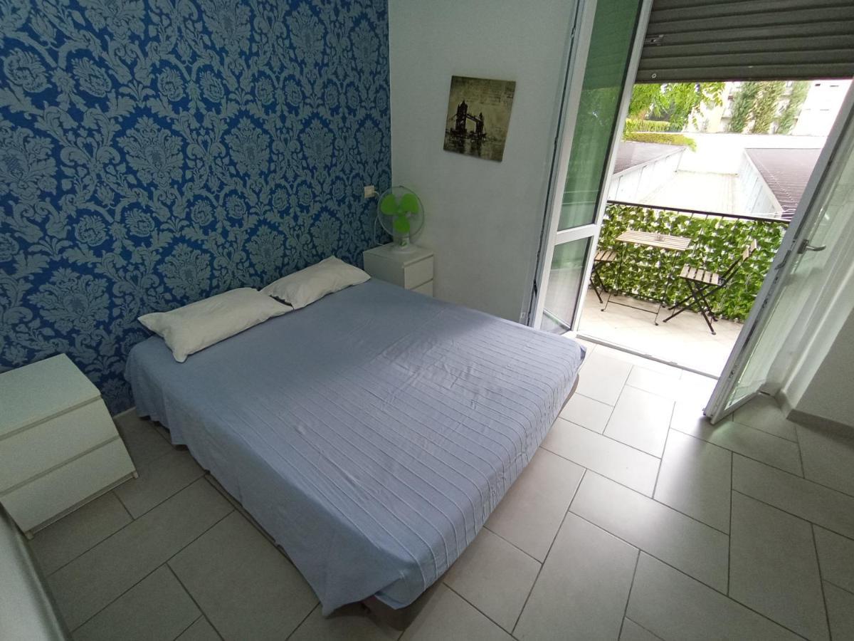 Apartament Famagosta Milano Lejlighed Eksteriør billede