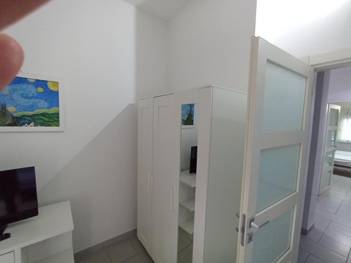 Apartament Famagosta Milano Lejlighed Eksteriør billede