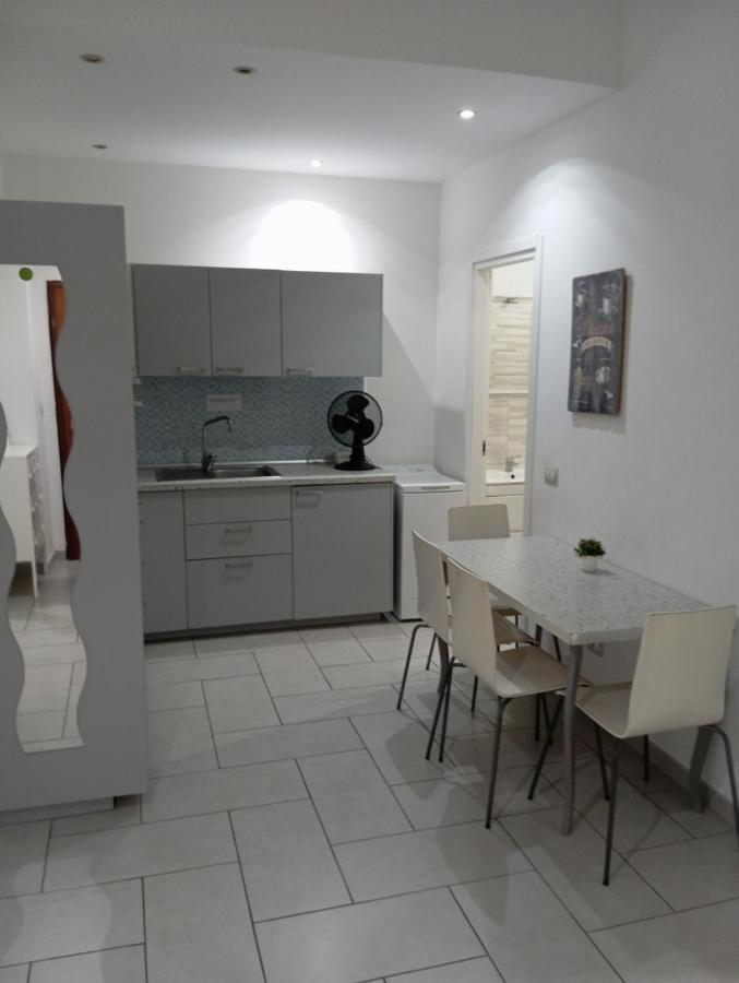 Apartament Famagosta Milano Lejlighed Eksteriør billede